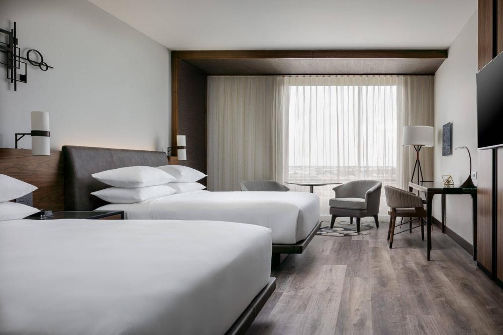 Queen Room with Two Queen Beds and City View interior